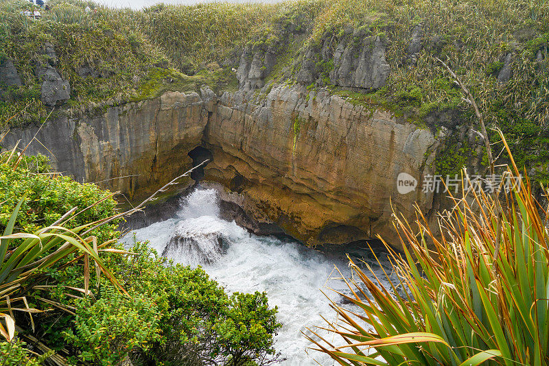 Punakaiki Pancake Rocks and Blowholes Walk, Paparoa国家公园，新西兰